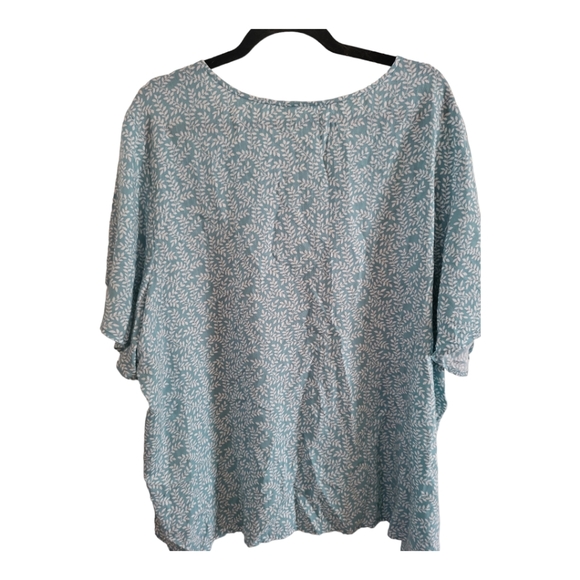 NWOT Caslon teal with white leaves top - Picture 2 of 3